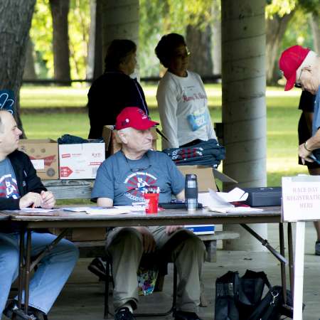 Runner registers the morning of the race.