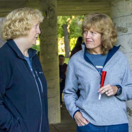 Karen and Cindy speak before the run.