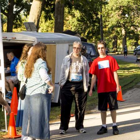 Runners visit before the beginning of the race.