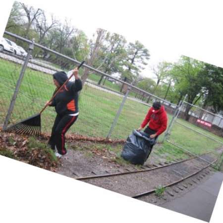 Students help to clean up Kiddie Park.