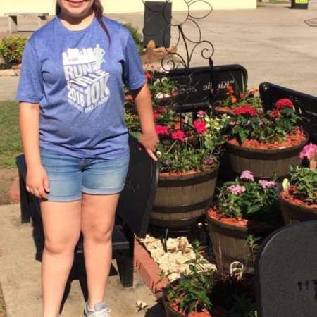 Sam and Mentor plant at Kiddie Park.