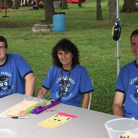 Students, parents, and mentors volunteer at SunFest.