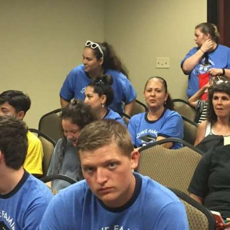 Students meet for brief presentation before walking tour of campus.