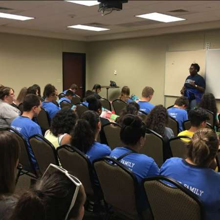 Students meet for brief presentation before walking tour of campus.