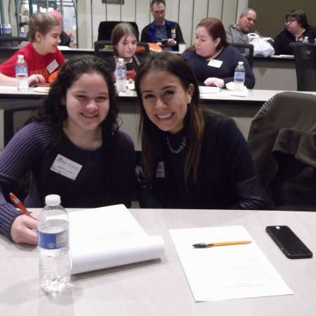 Student Abril A. and her mentor Mariana G.