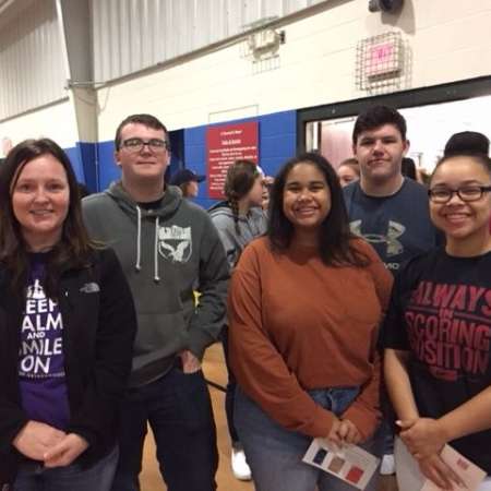 Students and parents volunteer at the Salvation Army.