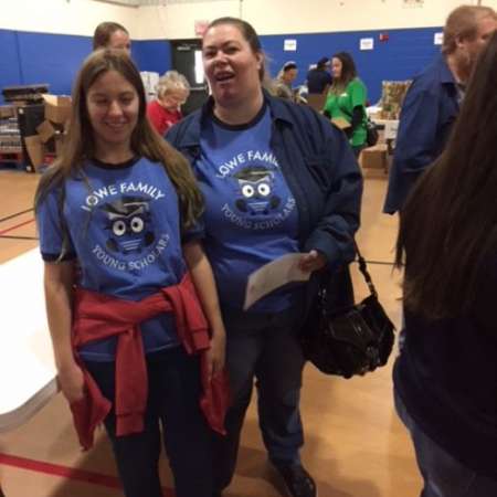 Students and parents volunteer at the Salvation Army.