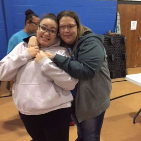 Students and parents volunteer at the Salvation Army.